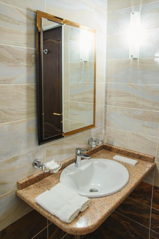 Promenade Park Hotel Chimkent Chambre photo