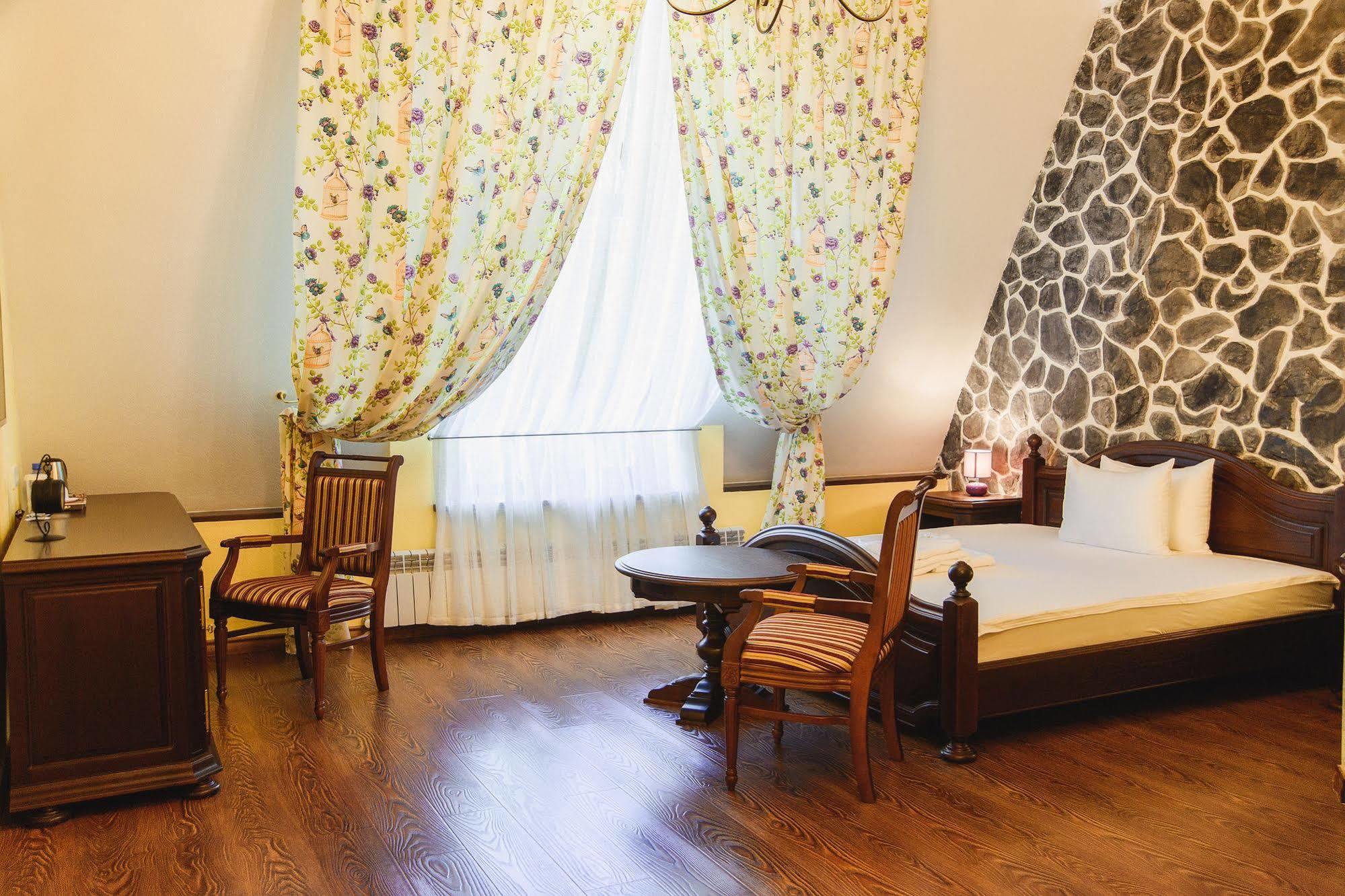 Promenade Park Hotel Chimkent Extérieur photo