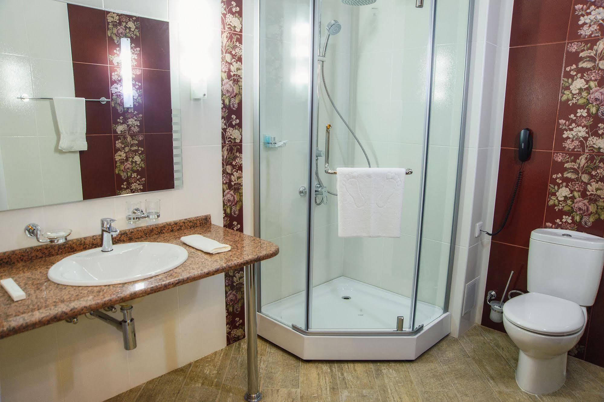 Promenade Park Hotel Chimkent Extérieur photo