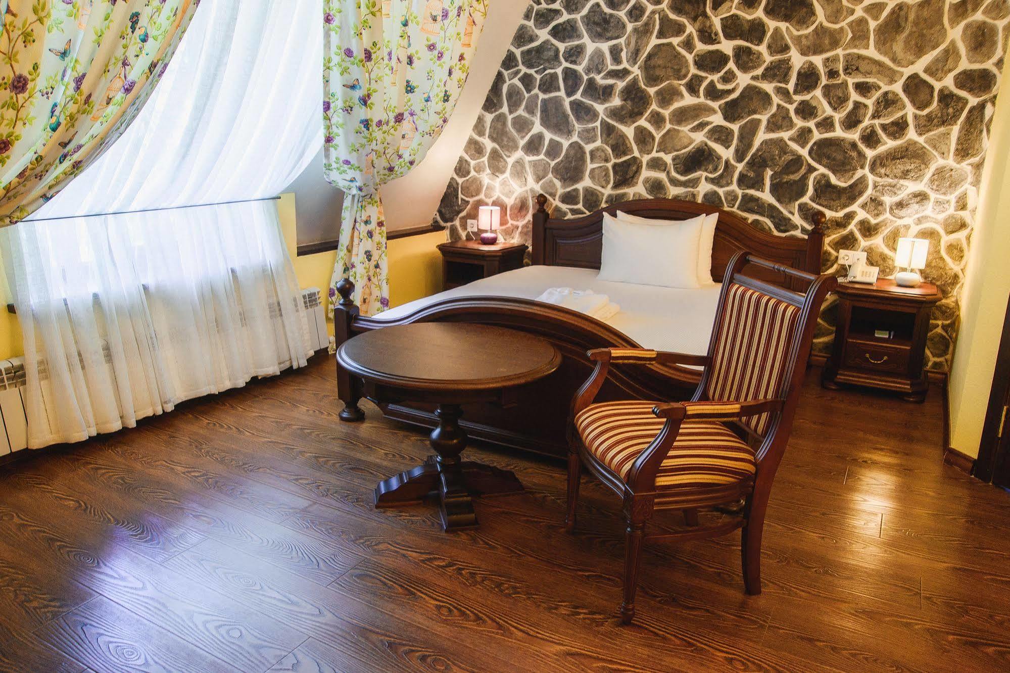 Promenade Park Hotel Chimkent Extérieur photo